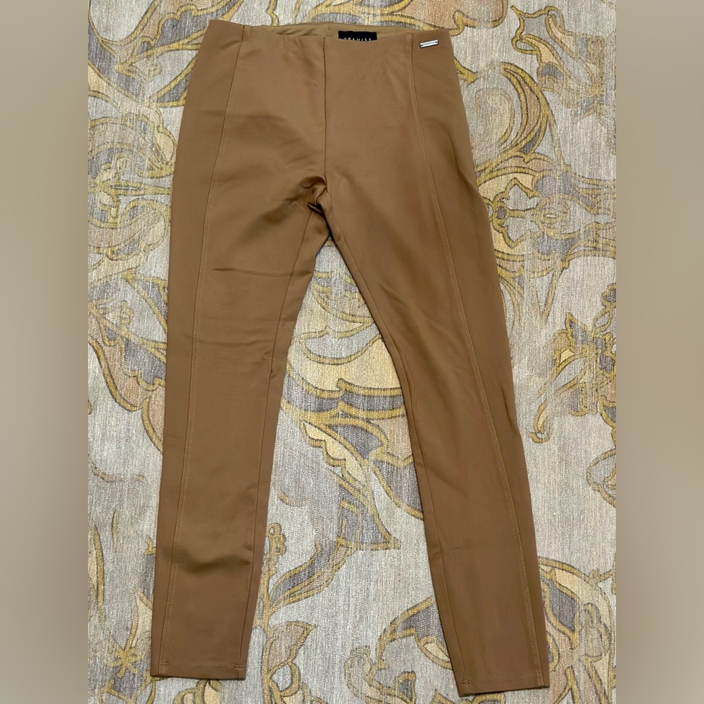 Women’s straight leg trousers in tan